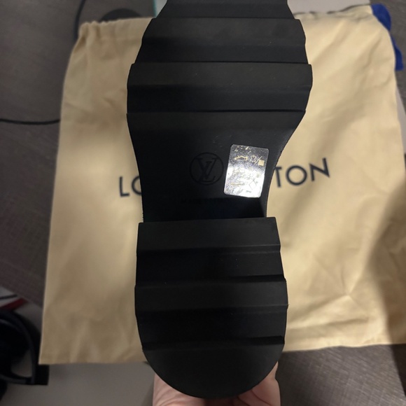 LV Beaubourg Ankle Boot - Picture 5 of 8